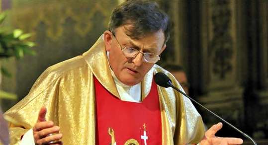 http://i.wm.pl/00/04/44/78/f/kskanproboszczmarekzawadzkiurodziny13042013naslajder-1101346.jpg