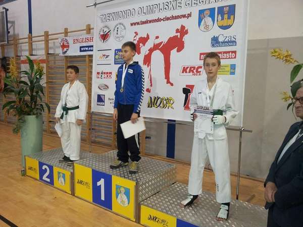 http://i.wm.pl/00/05/15/22/n/seba-z-medalem-za-walki-1247639.jpg