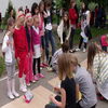 Dzieci ze Szkoły Podstawowej nr 1 w Mławie świętowały na szkolnym boisku 