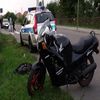 Mława: kierowca samochodu osobowego uderzył w motocyklistę i uciekł z miejsca wypadku
