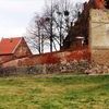 Sępol: resztki XIV - wiecznych murów obronnych