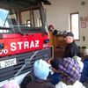 DZIERZGOWO: Uczniowie z Rzęgnowa podziękowali strażakom za służbę 