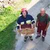 Strażacy uratowali młodego bociana