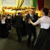 Mława. Studniówka 2012 – poloneza zatańczyli uczniowie „ekonomika” 