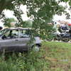 Fiat wpadł na drzewo w okolicach Wyszyn – kierowca był pijany 