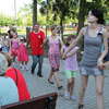 Wesoła Niedziela w mławskim parku- były tańce, śpiew i szaszłyki