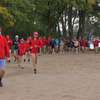 Kąpiący się zimą na plaży miejskiej w Olsztynie