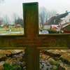 Krzyże przy kościele w Galinach