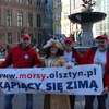 Kąpiący się zimą w Sopocie