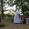 Poświęcenie tablicy pamiątkowej na cmentarzu poewangelickim w Gryźlinach 