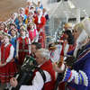 Akcja ubierania choinki w olsztyńskiej filharmonii 