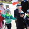Marsz przedszkolaków z okazji Dnia Flagi