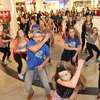 FIT— Freak In Training. Flash mob w Aurze