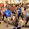 FIT— Freak In Training. Flash mob w Aurze