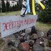 Ktoś zniszczył w Bartoszycach krzyż upamiętniający ofiary Majdanu