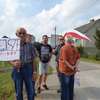 Protest przeciwko kurnikom w Uniszkach Zawadzkich 