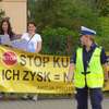 Protest przeciwko kurnikom w Uniszkach Zawadzkich 