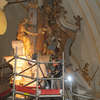 Trwa konserwacja zabytkowego ołtarza głównego w kościele w Bisztynku.