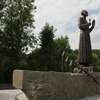 Pomnik „proboszczowi Majdanka”