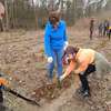 Akcja sadzenia lasu z udziałem uczniów z Jamielnika