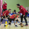 Pokazowa lekcja koszykówki w SP 11 w Elblągu z udziałem trenera i reprezentantów Polski w 3x3